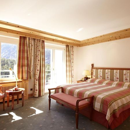 Hotel Walther - Relais & Chateaux Pontresina Room photo