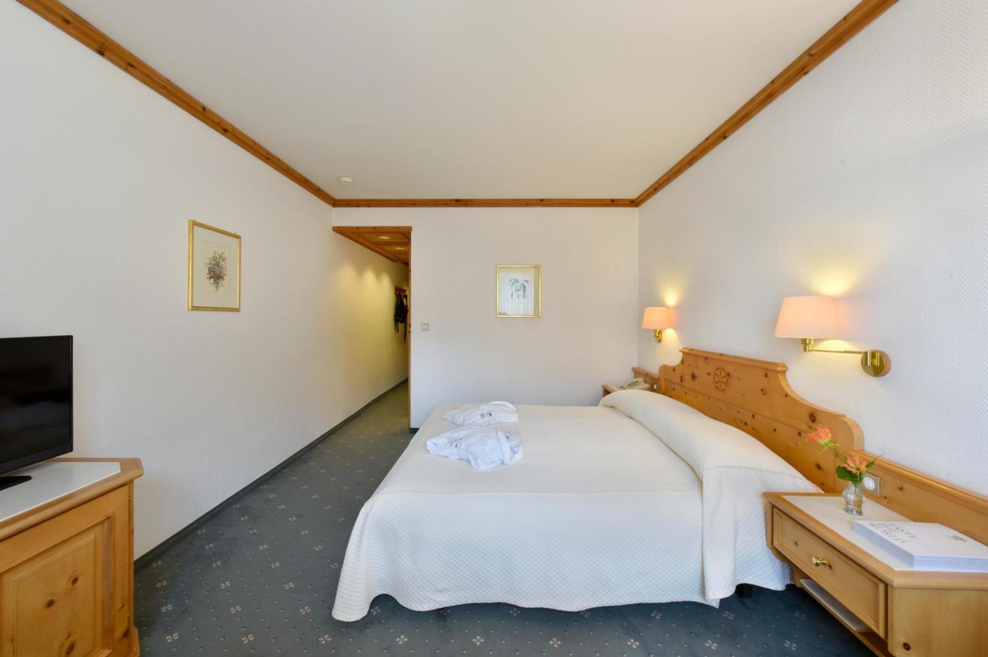 Hotel Walther - Relais & Chateaux Pontresina Room photo